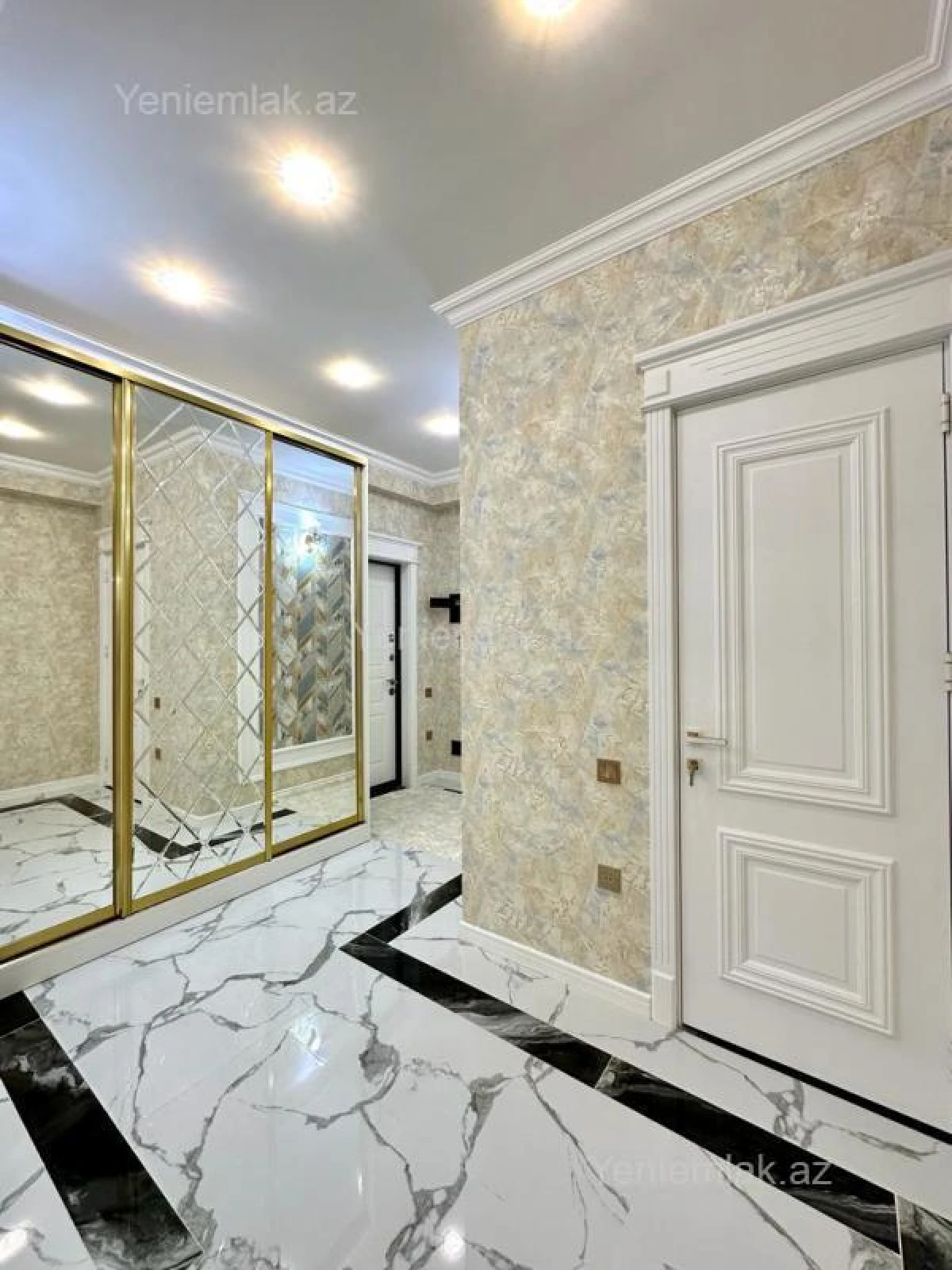 Satılır 3 otaqlı yeni tikili 140 m²