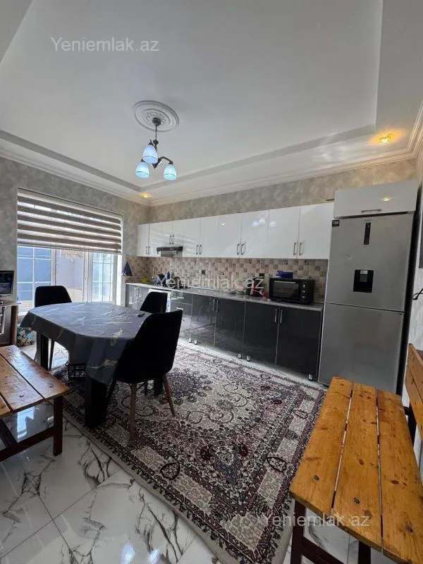 Satılır 4 otaqlı həyət evi 140 m²