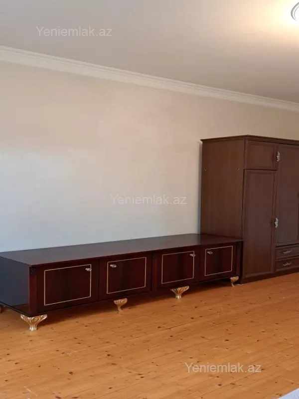 Satılır 4 otaqlı həyət evi 180 m²