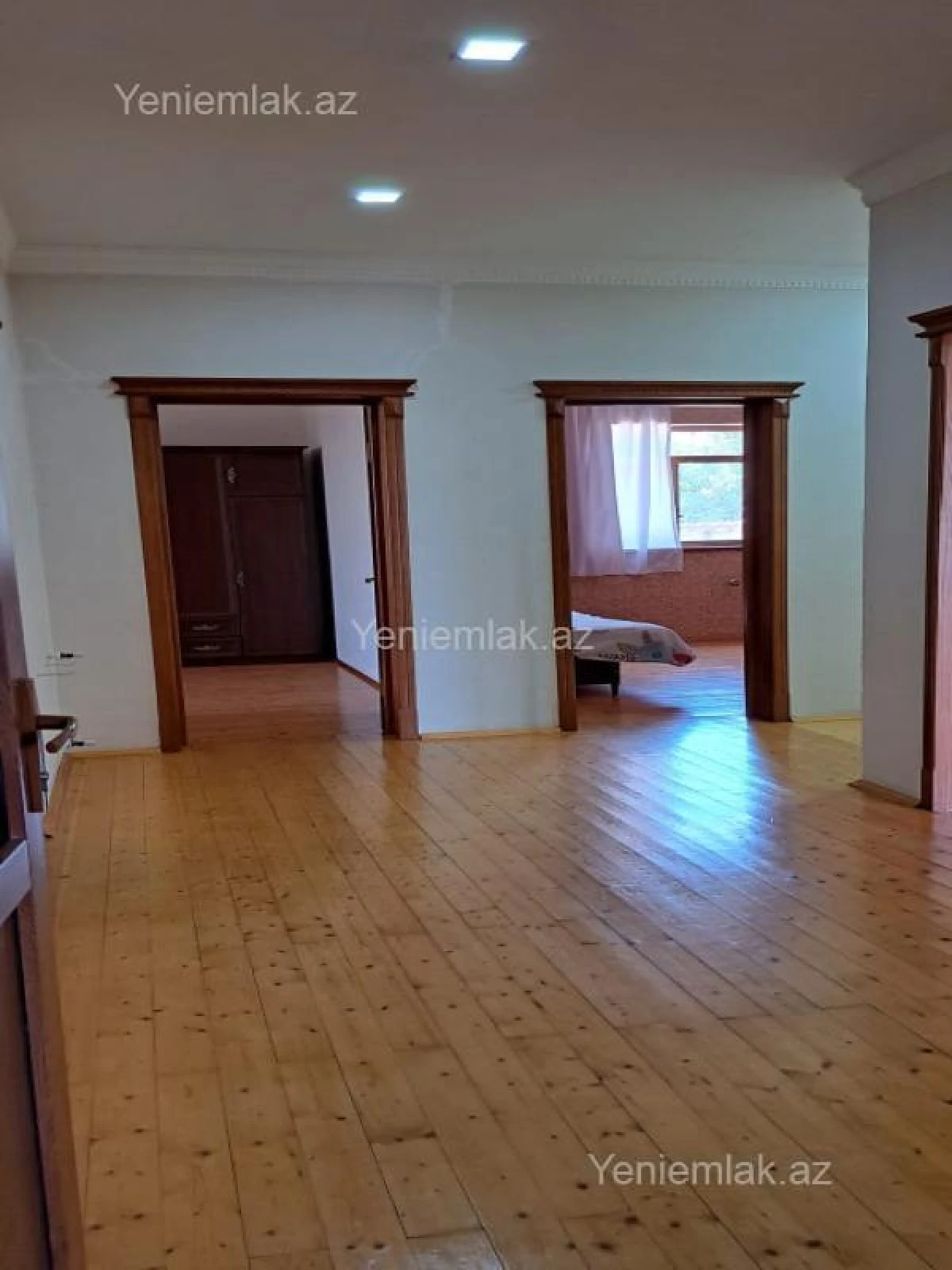 Satılır 4 otaqlı həyət evi 180 m²