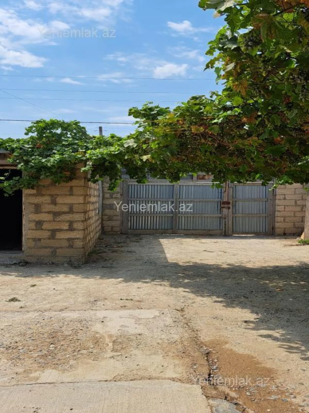 Satılır 4 otaqlı həyət evi 180 m²