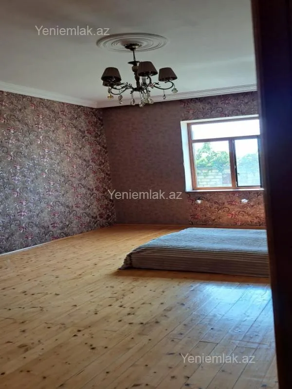 Satılır 4 otaqlı həyət evi 180 m²