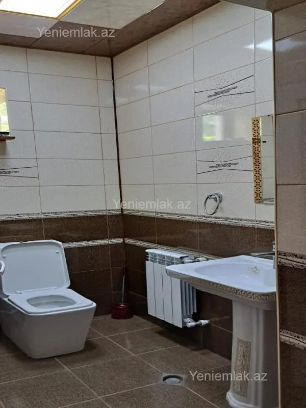 Satılır 4 otaqlı həyət evi 180 m²