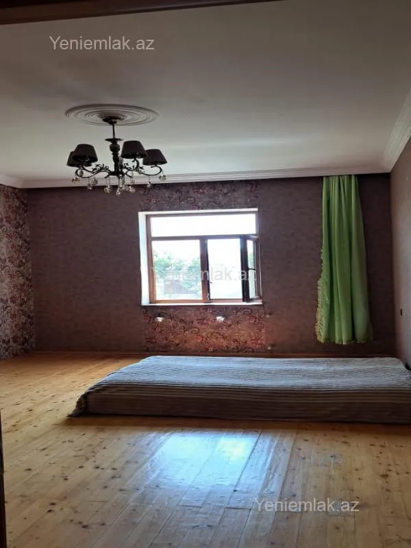 Satılır 4 otaqlı həyət evi 180 m²