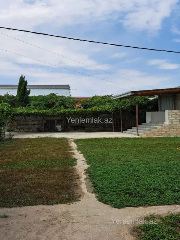 Satılır 4 otaqlı həyət evi 180 m²