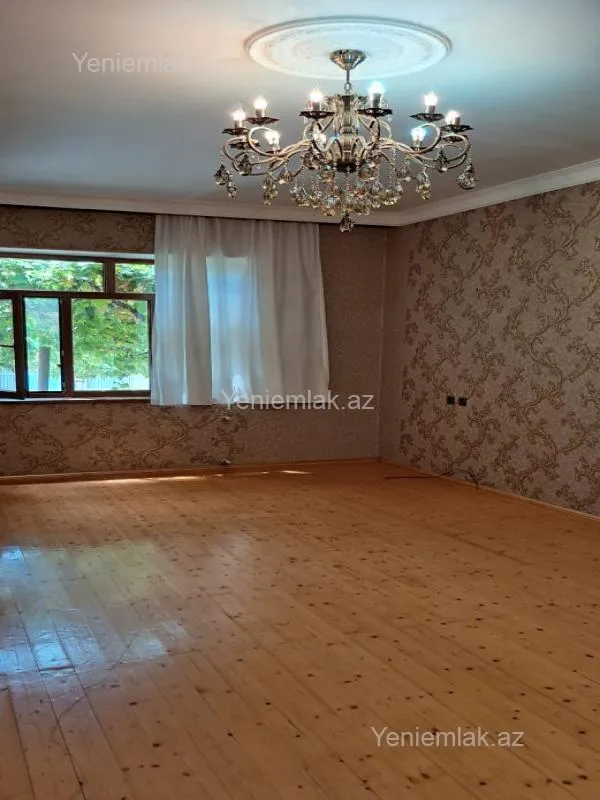 Satılır 4 otaqlı həyət evi 180 m²