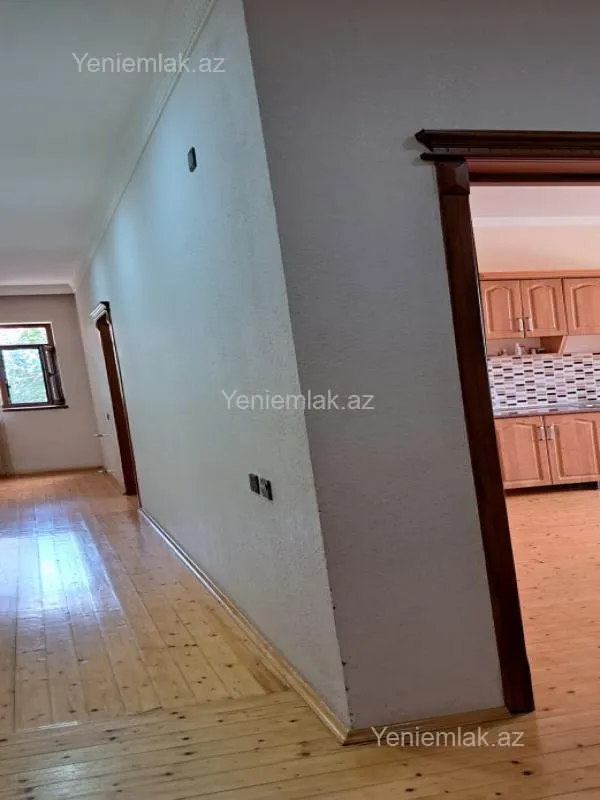 Satılır 4 otaqlı həyət evi 180 m²