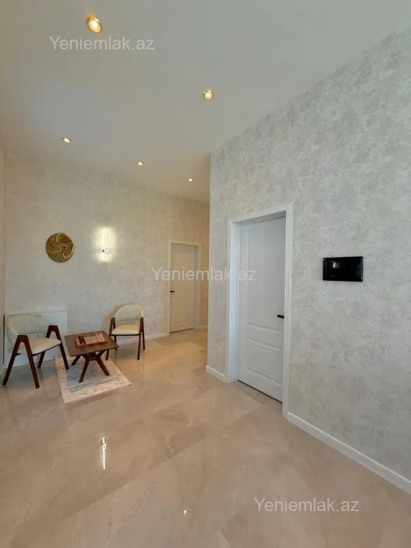 Satılır 4 otaqlı həyət evi 250 m²