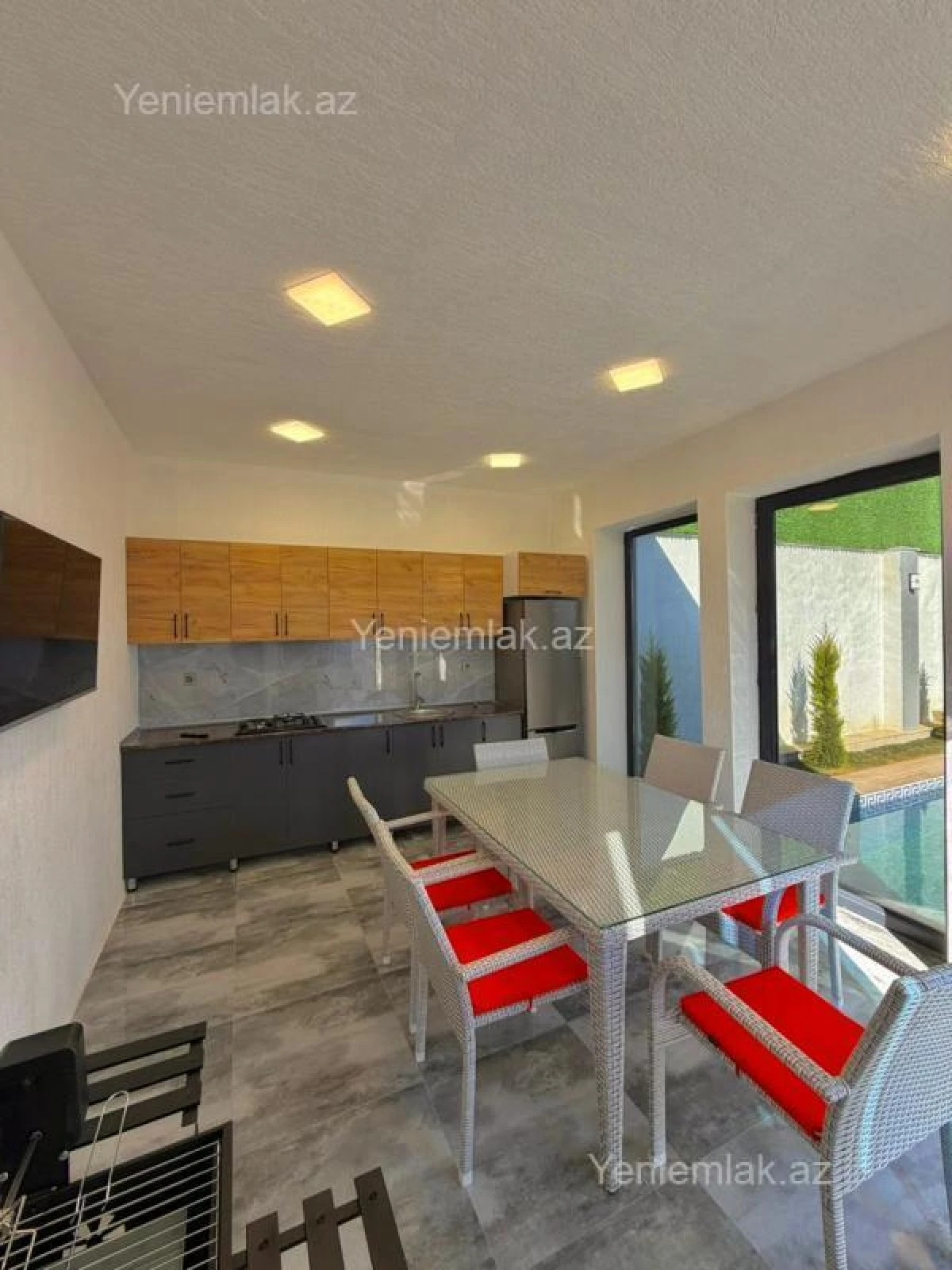 Satılır 4 otaqlı həyət evi 250 m²