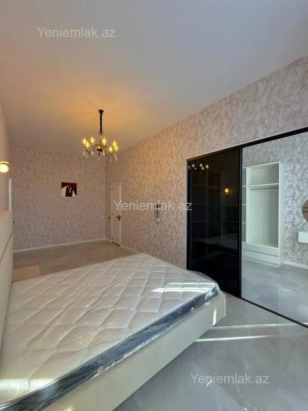 Satılır 4 otaqlı həyət evi 250 m²