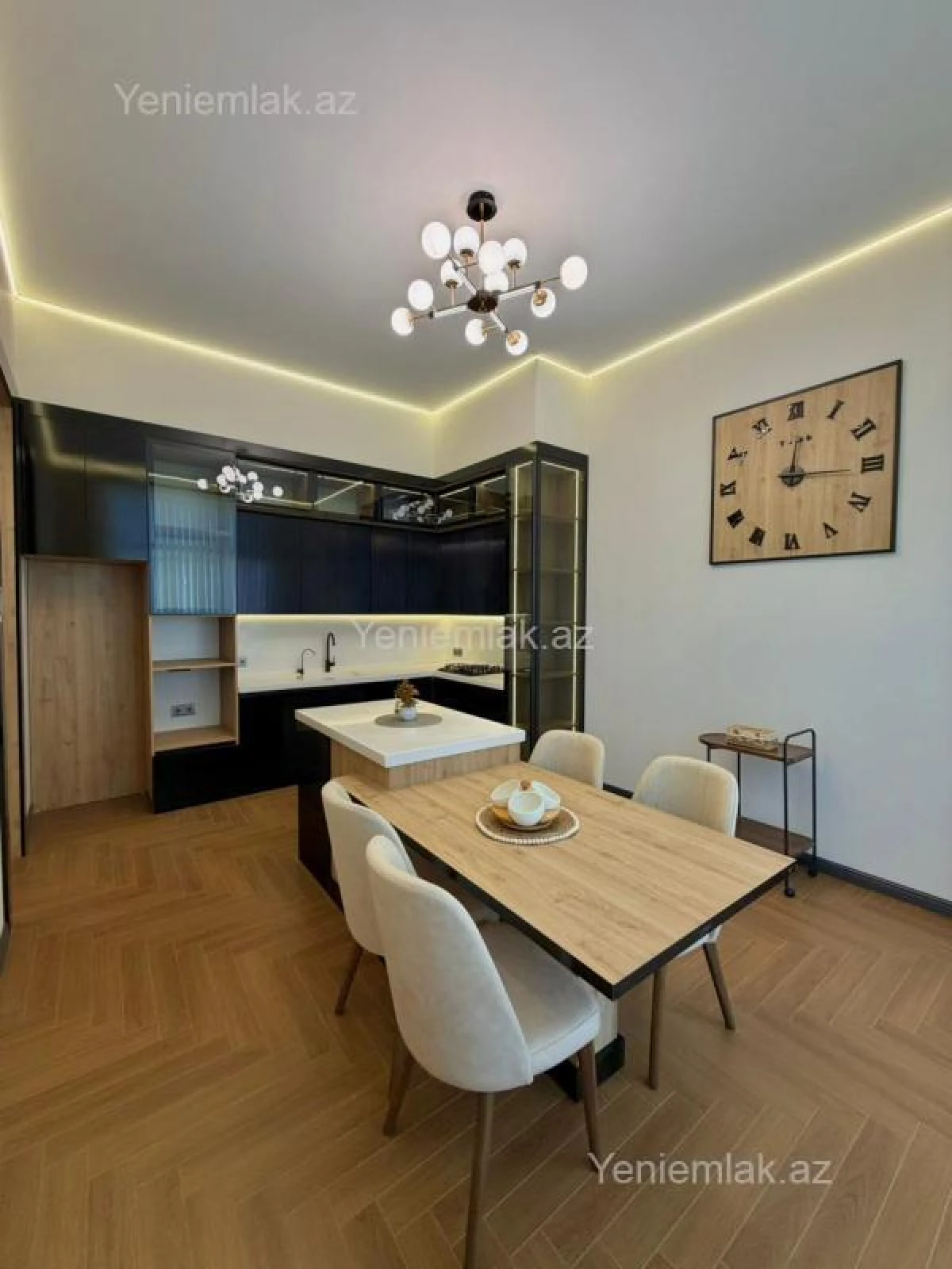 Satılır 5 otaqlı həyət evi 250 m²