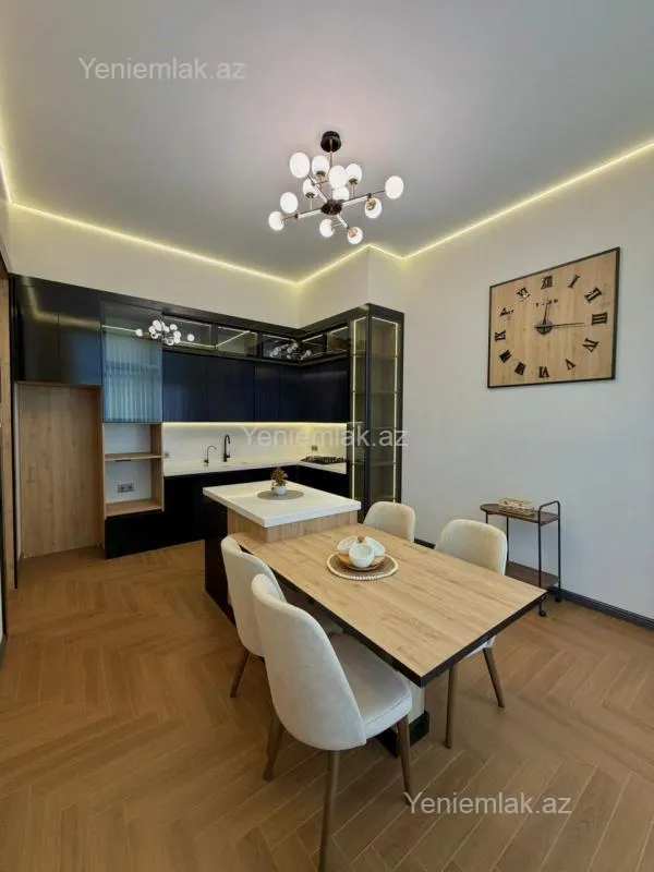 Satılır 5 otaqlı həyət evi 250 m²