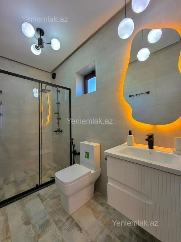 Satılır 5 otaqlı həyət evi 250 m²