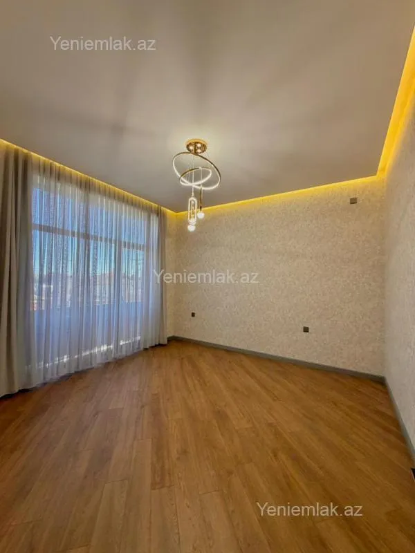 Satılır 5 otaqlı həyət evi 250 m²