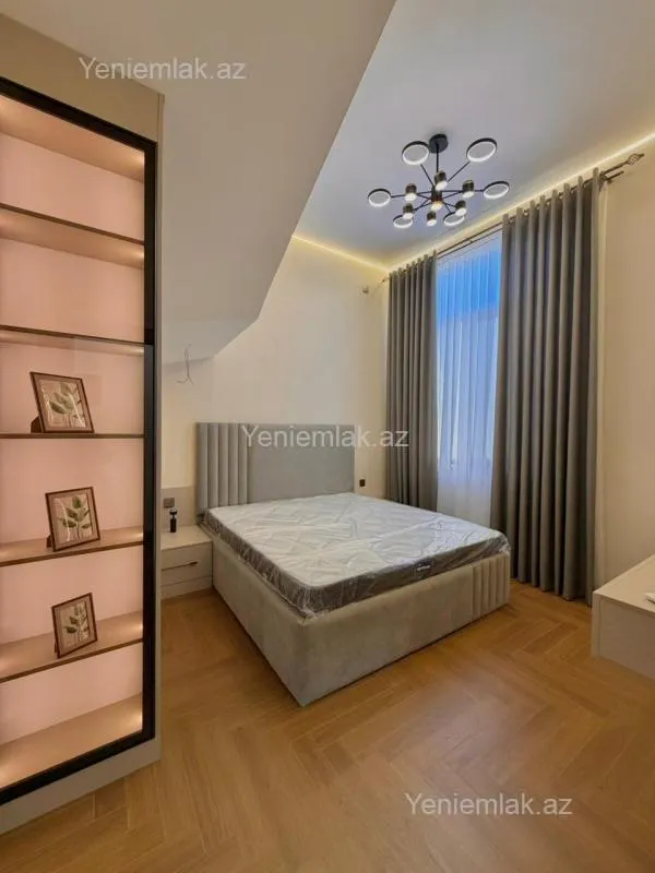 Satılır 5 otaqlı həyət evi 250 m²