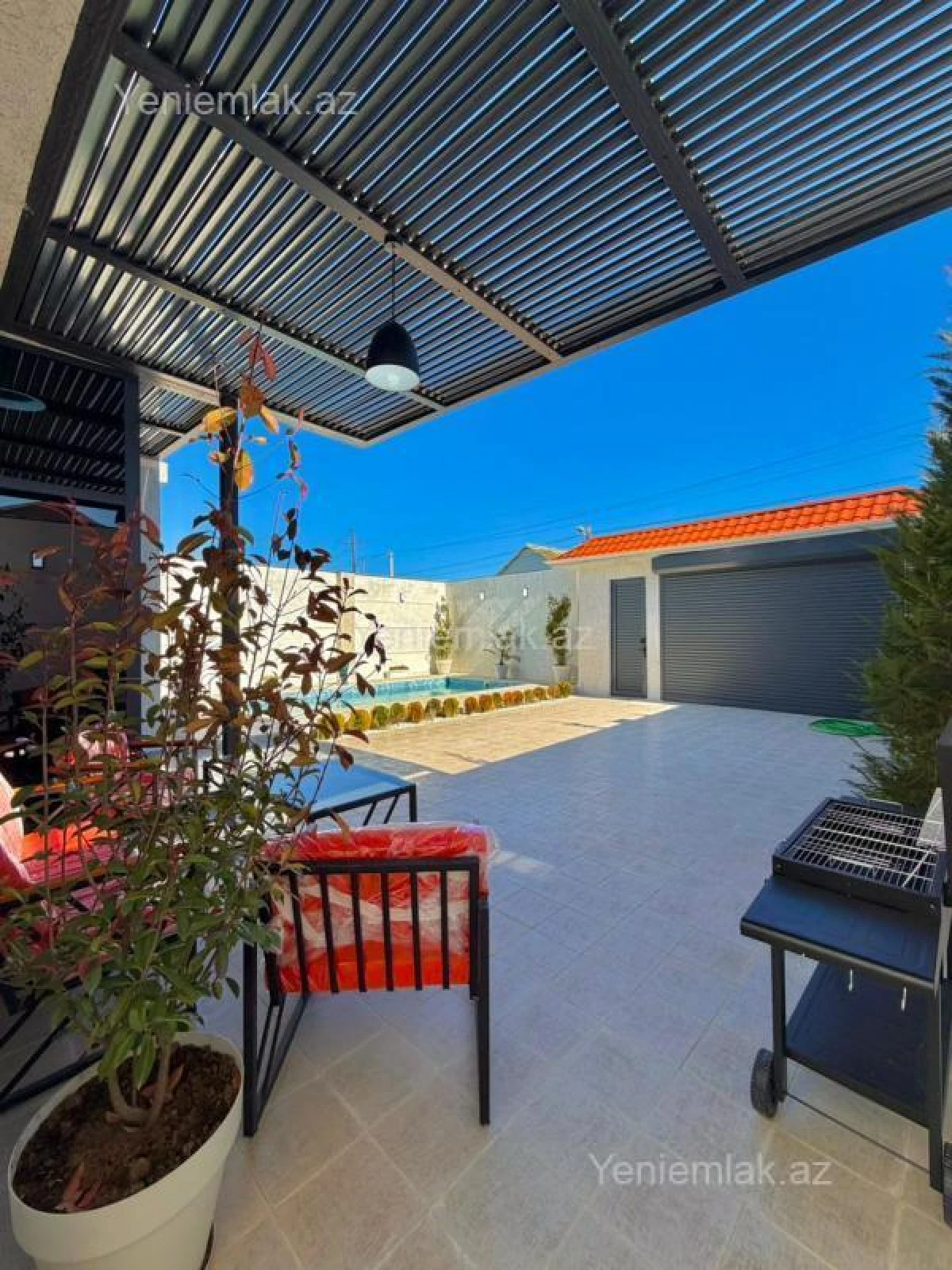 Satılır 5 otaqlı həyət evi 250 m²