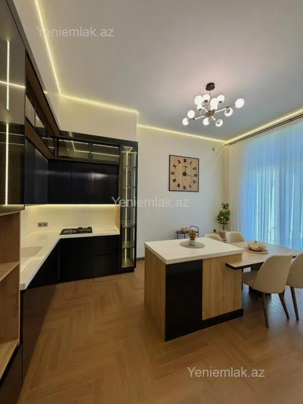 Satılır 5 otaqlı həyət evi 250 m²