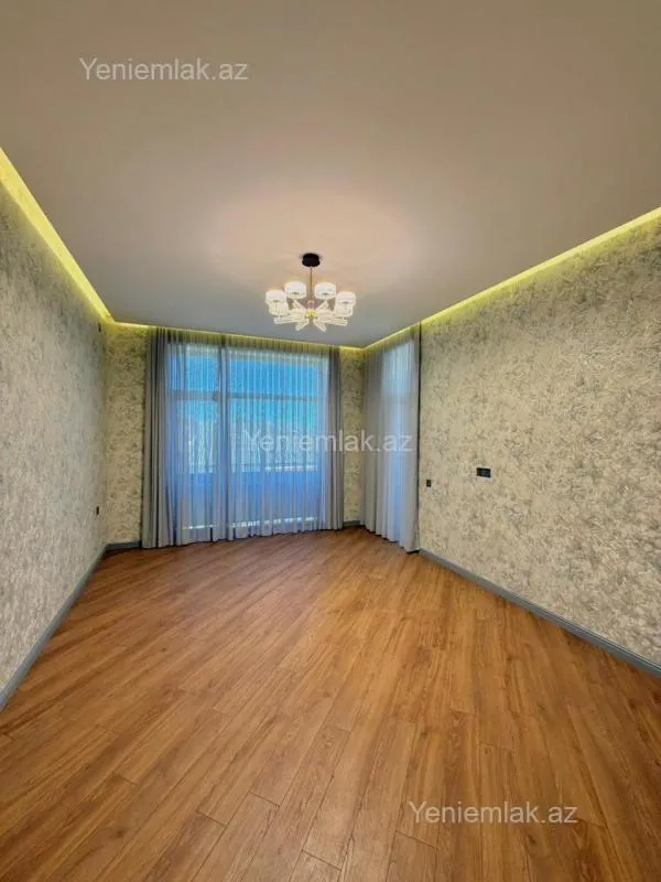 Satılır 5 otaqlı həyət evi 250 m²