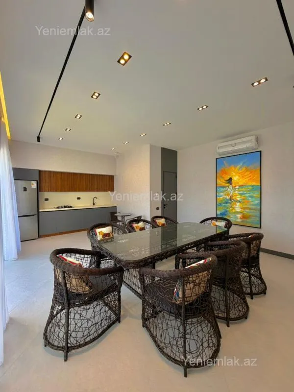 Satılır 5 otaqlı həyət evi 260 m²