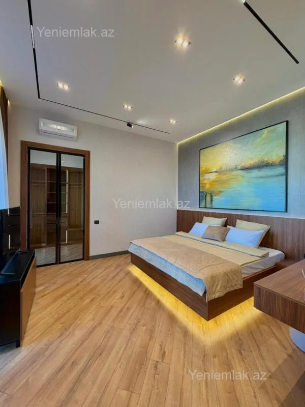 Satılır 5 otaqlı həyət evi 260 m²