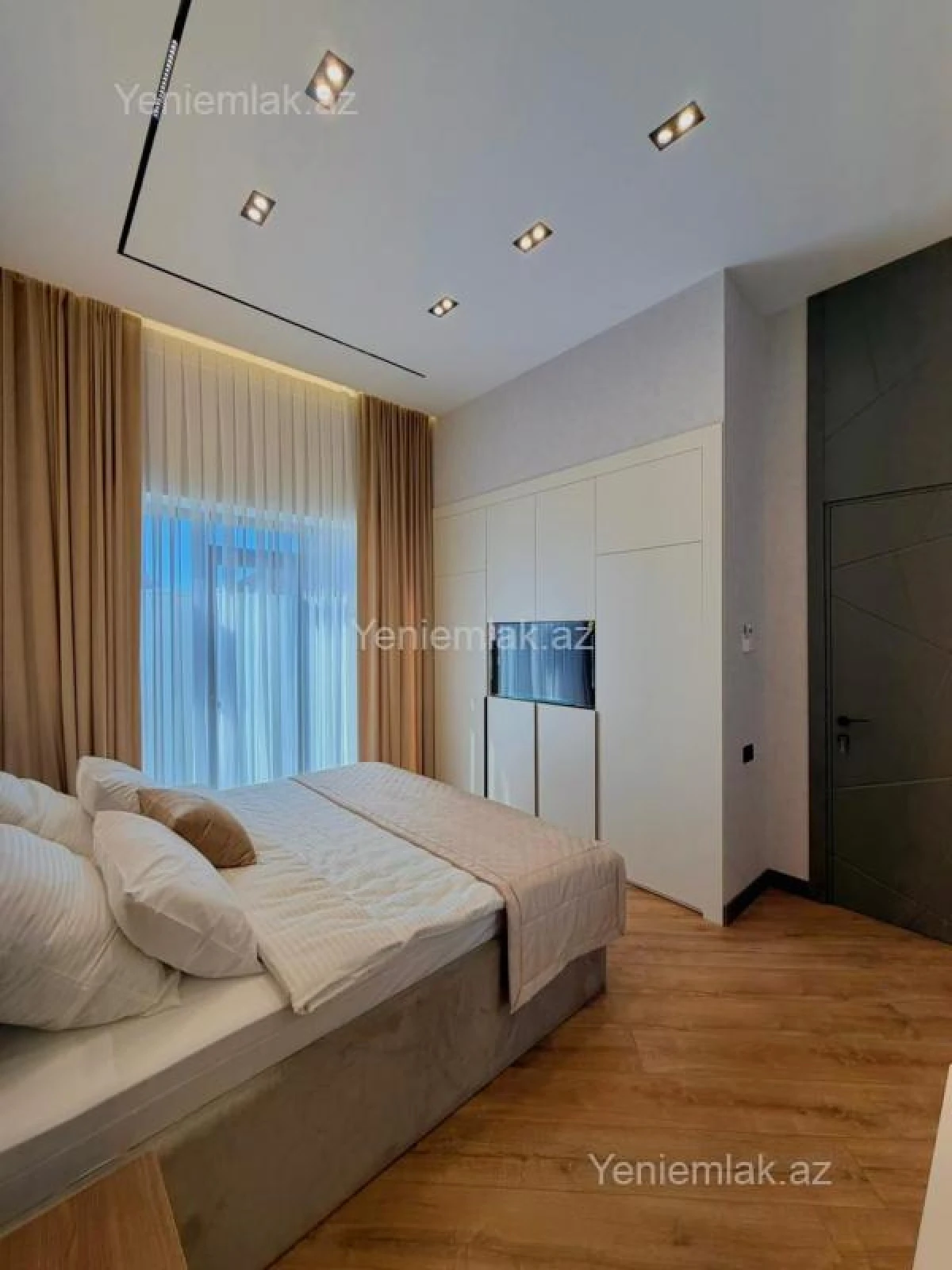 Satılır 5 otaqlı həyət evi 260 m²