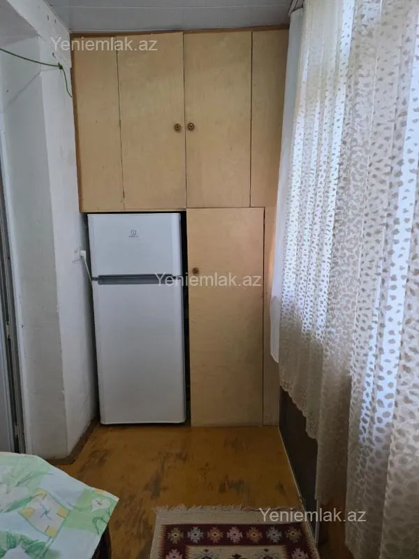 Satılır 1 otaqlı köhnə tikili 33 m²