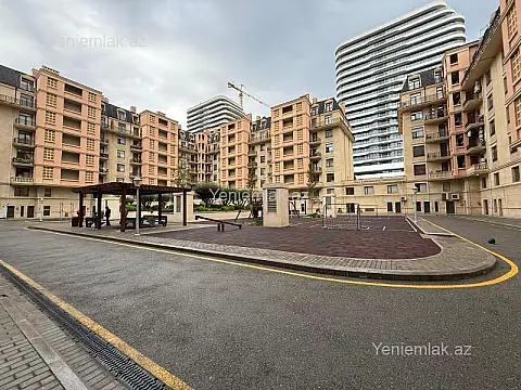 Satılır 3 otaqlı yeni tikili 130 m²