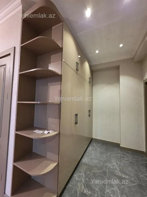 Satılır 4 otaqlı yeni tikili 175 m²