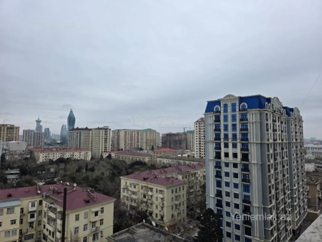 Satılır 4 otaqlı yeni tikili 175 m²