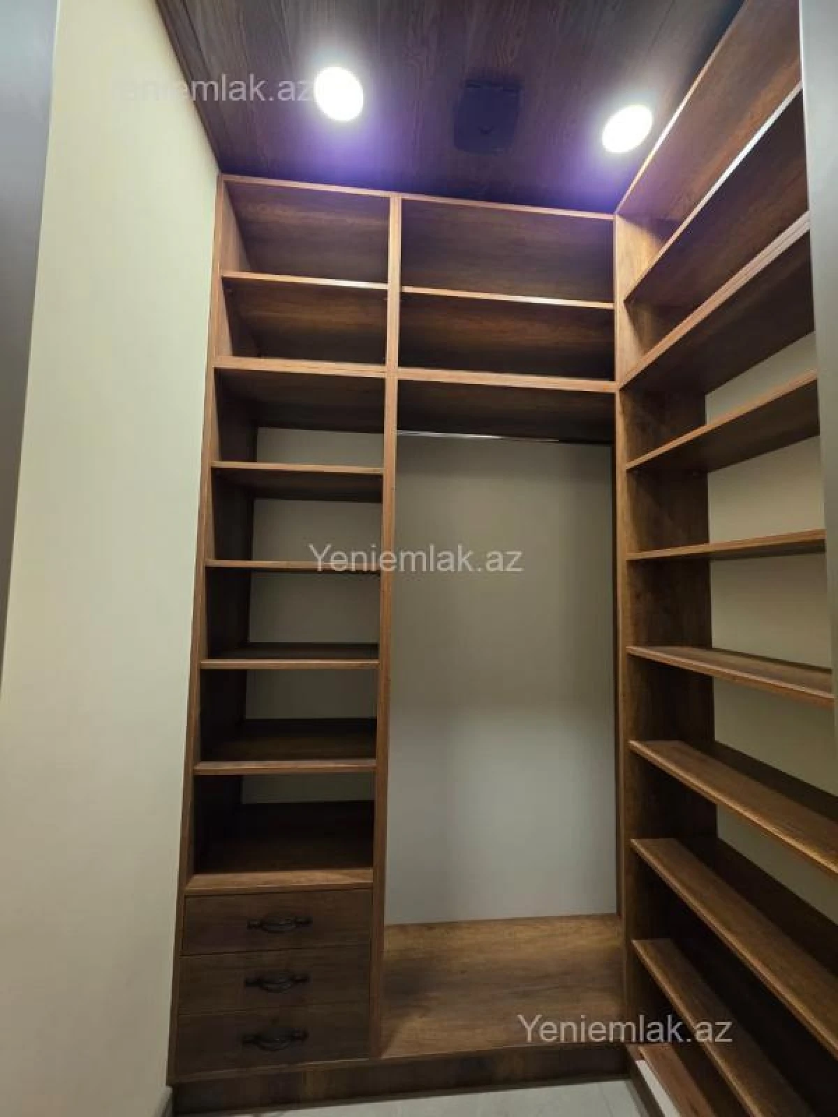 Satılır 4 otaqlı yeni tikili 175 m²