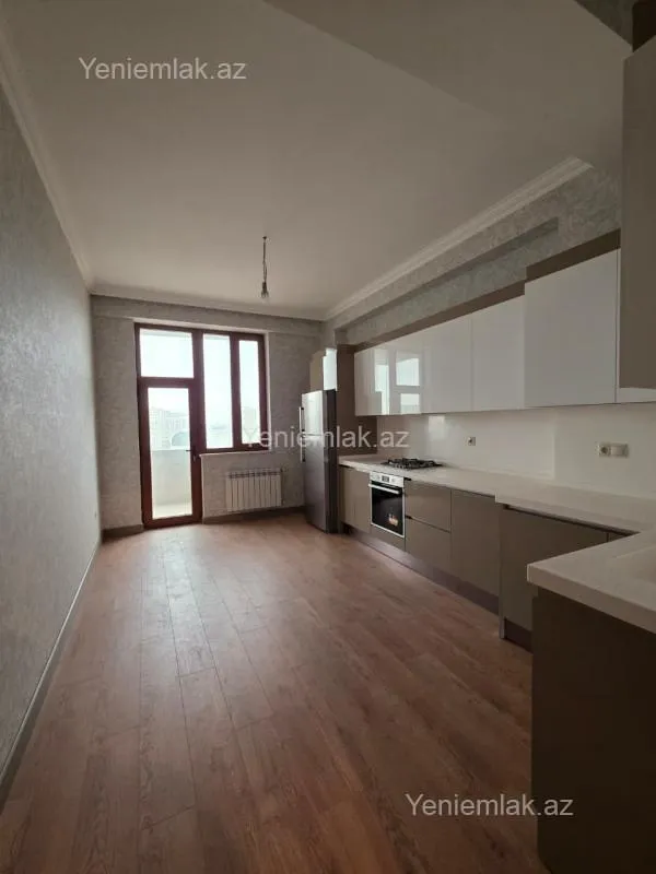 Satılır 4 otaqlı yeni tikili 175 m²