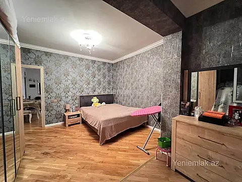 Satılır 2 otaqlı köhnə tikili 68 m²