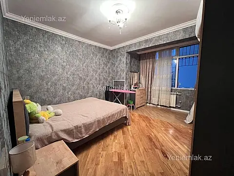 Satılır 2 otaqlı köhnə tikili 68 m²