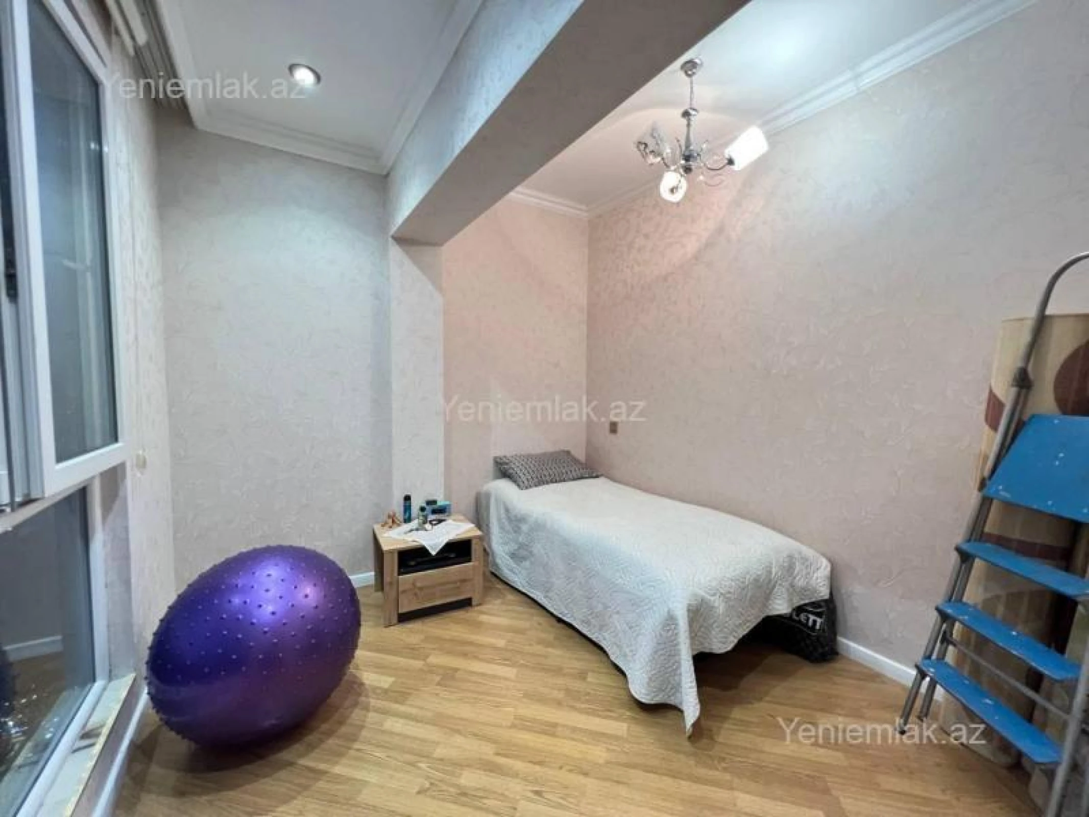 Satılır 2 otaqlı köhnə tikili 68 m²