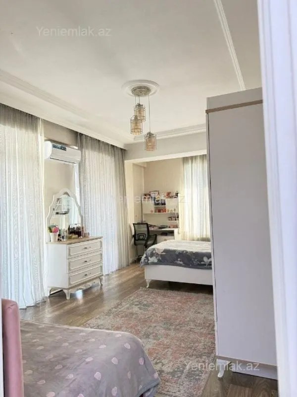 Satılır 4 otaqlı yeni tikili 172 m²