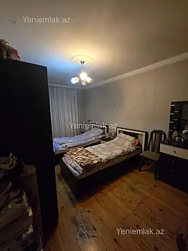 Satılır 4 otaqlı köhnə tikili 100 m²