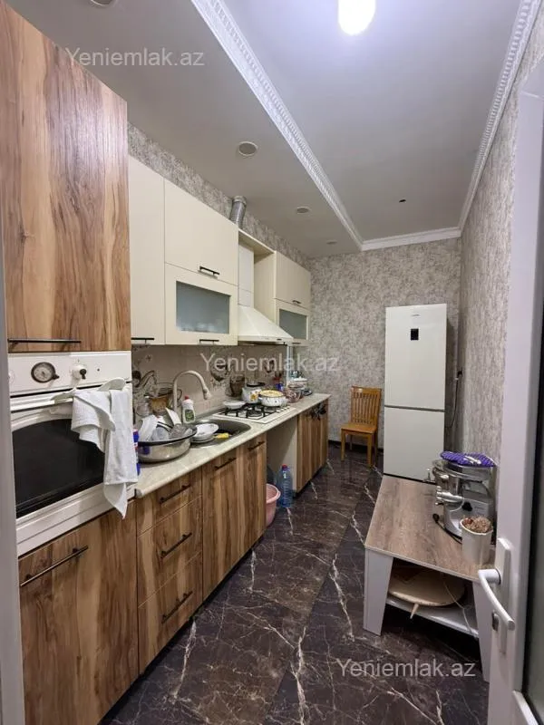 Satılır 6 otaqlı həyət evi 200 m²