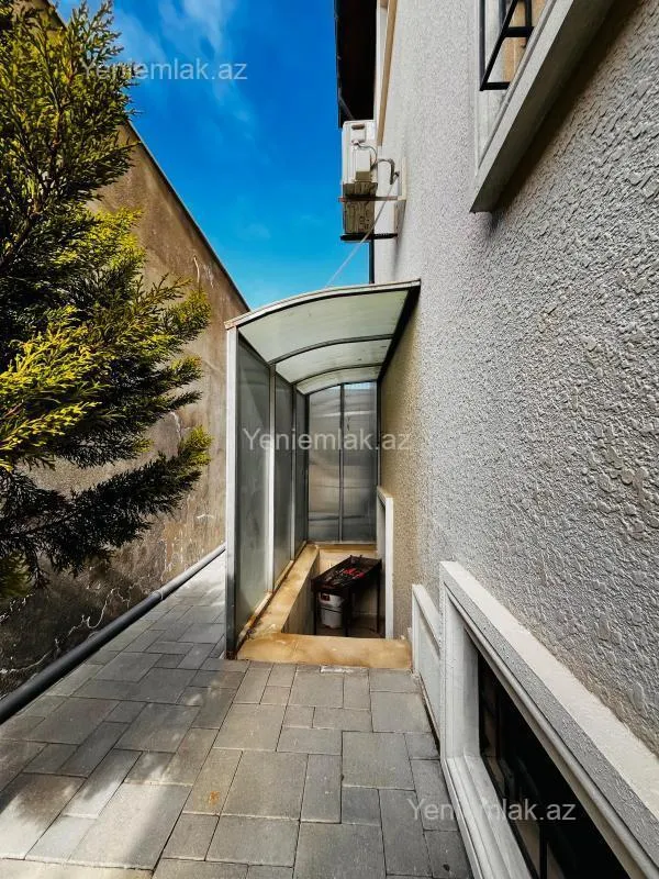 Satılır 4 otaqlı həyət evi 210 m²