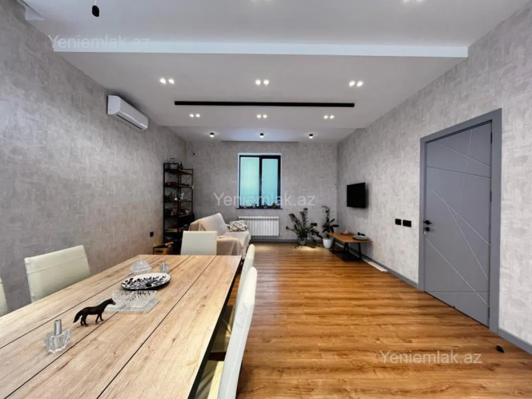 Satılır 4 otaqlı həyət evi 210 m²