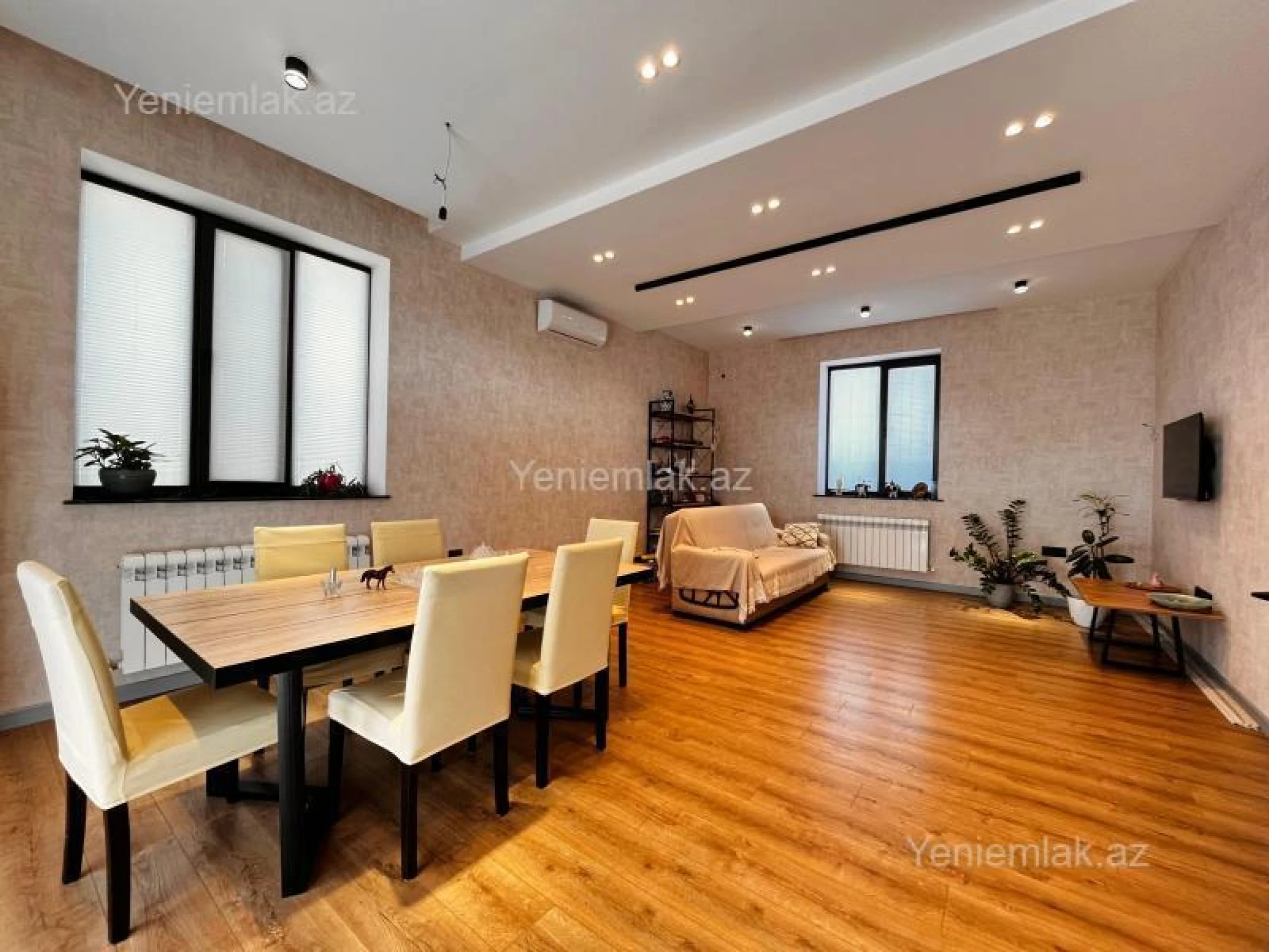 Satılır 4 otaqlı həyət evi 210 m²