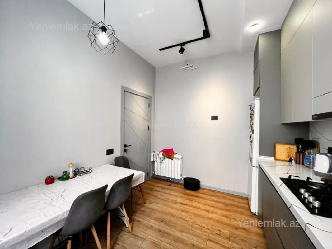 Satılır 4 otaqlı həyət evi 210 m²