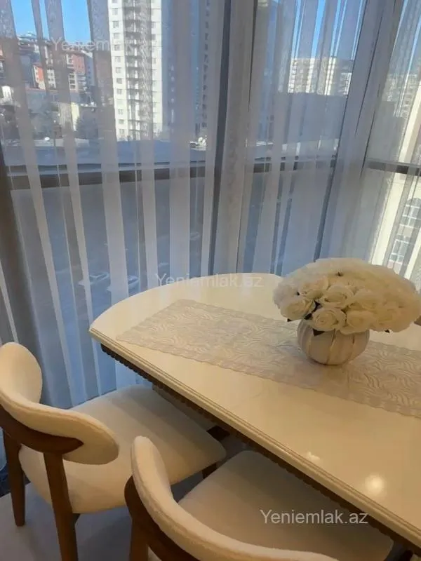 Satılır 3 otaqlı yeni tikili 100 m²