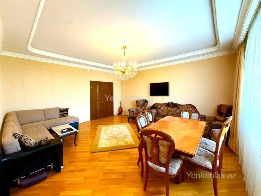 Satılır 3 otaqlı yeni tikili 135 m²