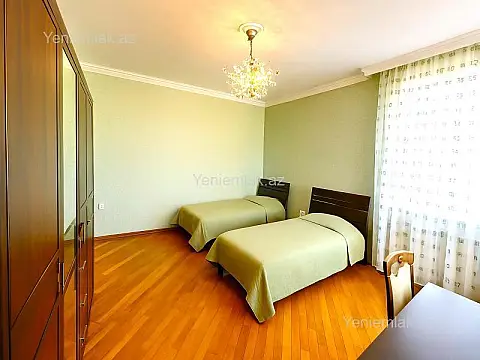 Satılır 3 otaqlı yeni tikili 135 m²