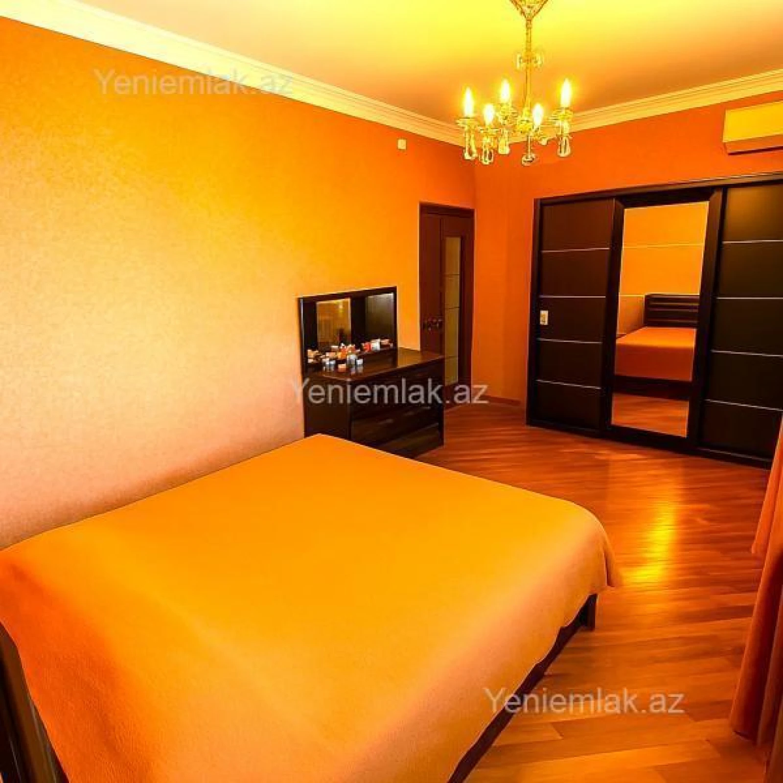 Satılır 3 otaqlı yeni tikili 135 m²