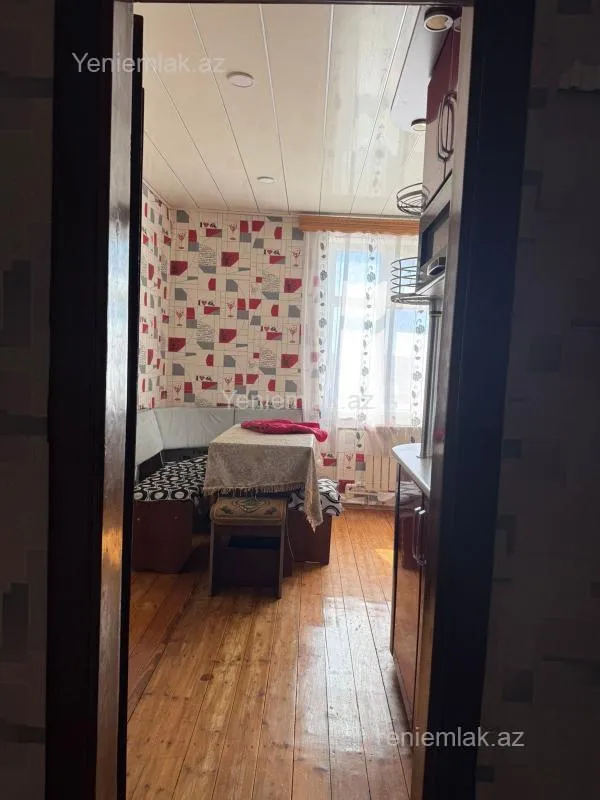 Satılır 3 otaqlı köhnə tikili 70 m²