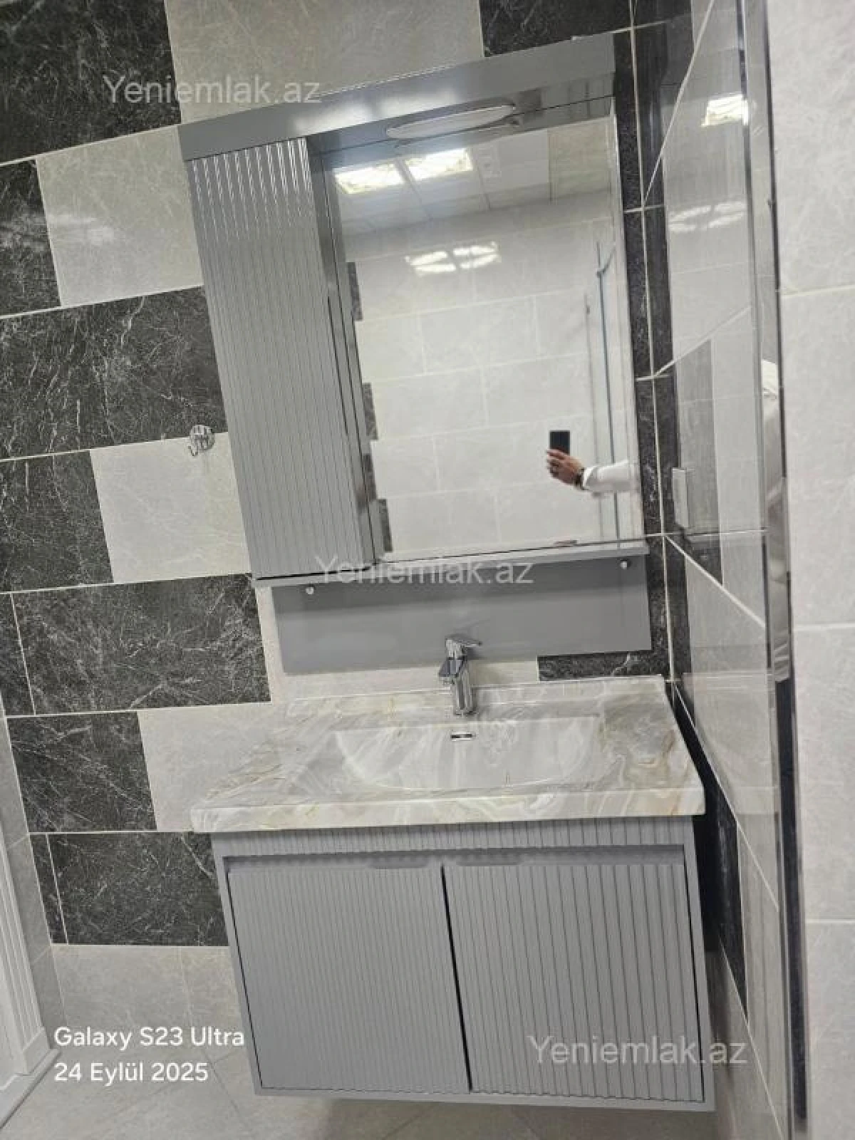 Satılır 2 otaqlı yeni tikili 100 m²