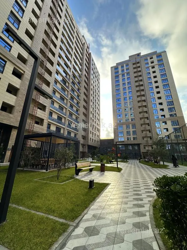 Satılır 3 otaqlı yeni tikili 98 m²