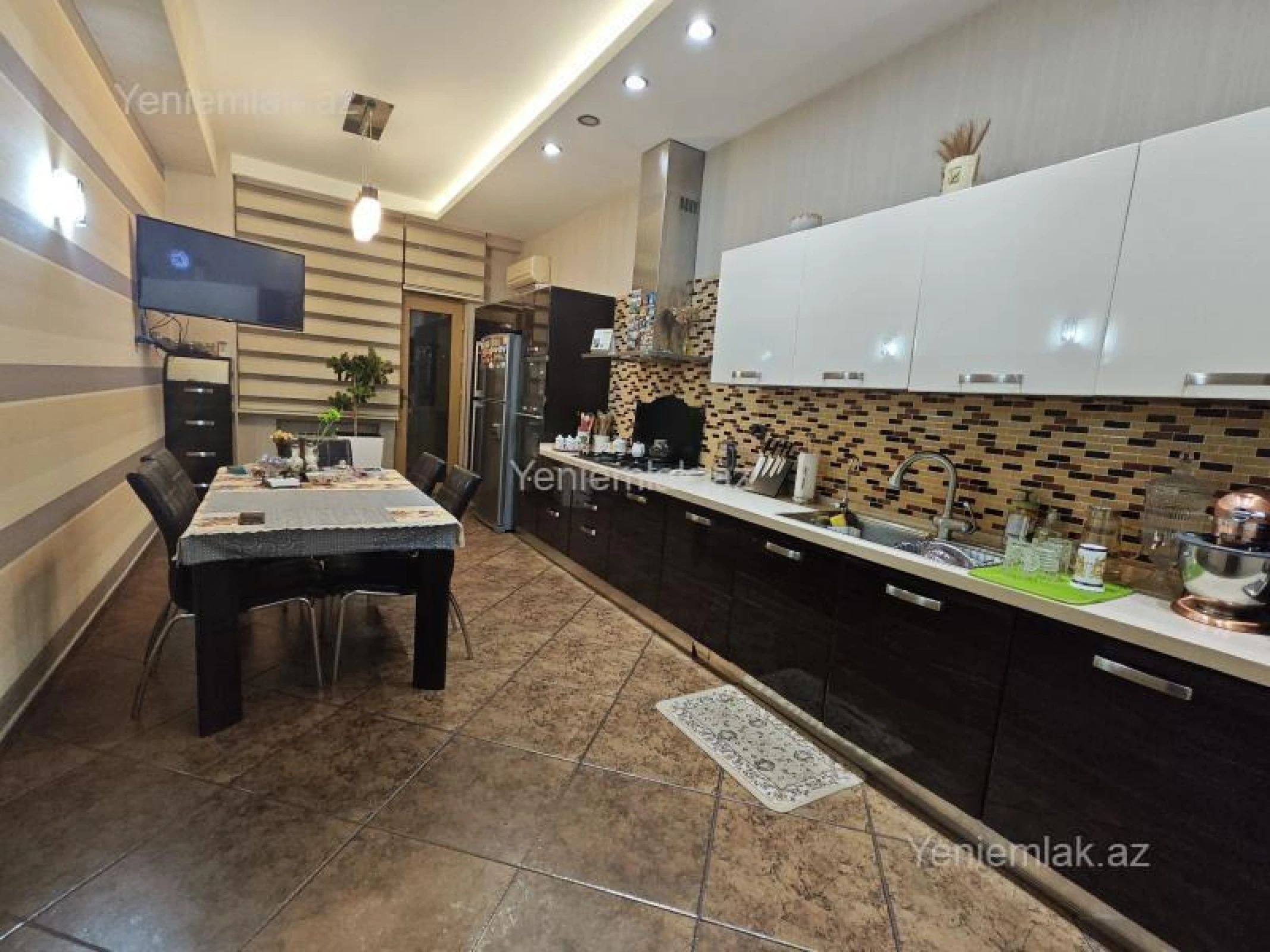 Satılır 4 otaqlı yeni tikili 196 m²