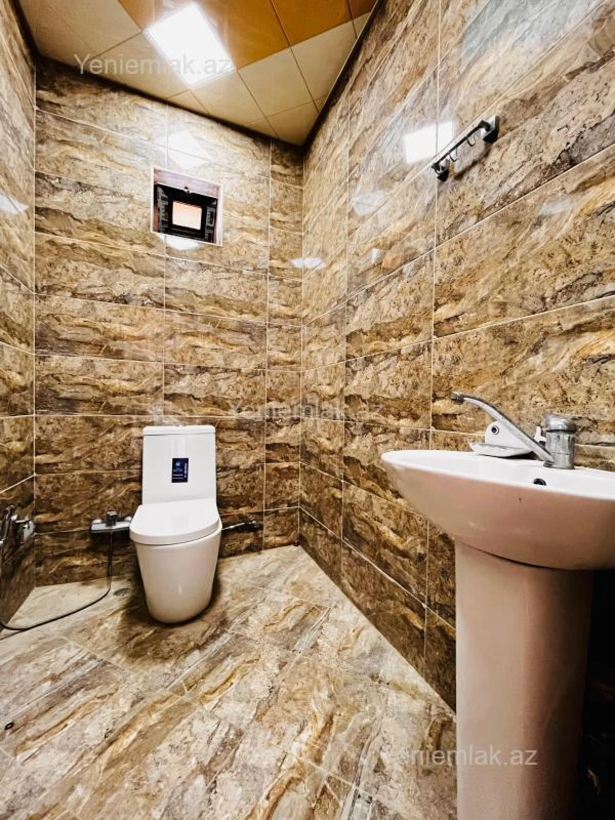 Satılır 6 otaqlı həyət evi 280 m²